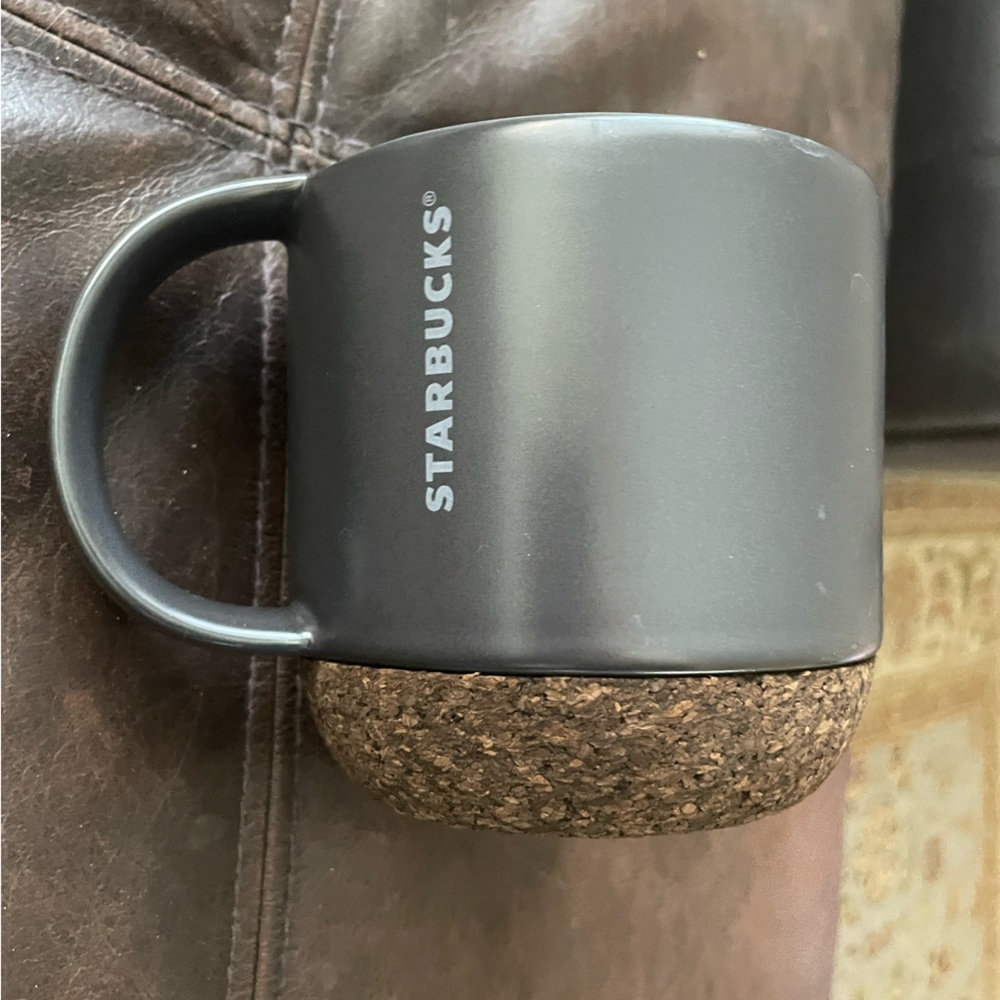 Starbucks mug. Great mug. Keeps your coffee warm